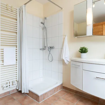 Hajos Grote Koje Apartament Schonberger Strand