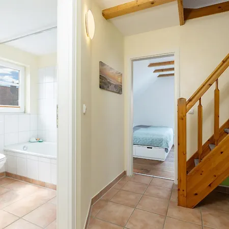 Hajos Grote Koje Apartament Schonberger Strand